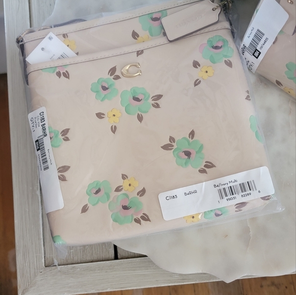 Coach Kitt Messenger crossbody with floral print - Picture 2 of 6